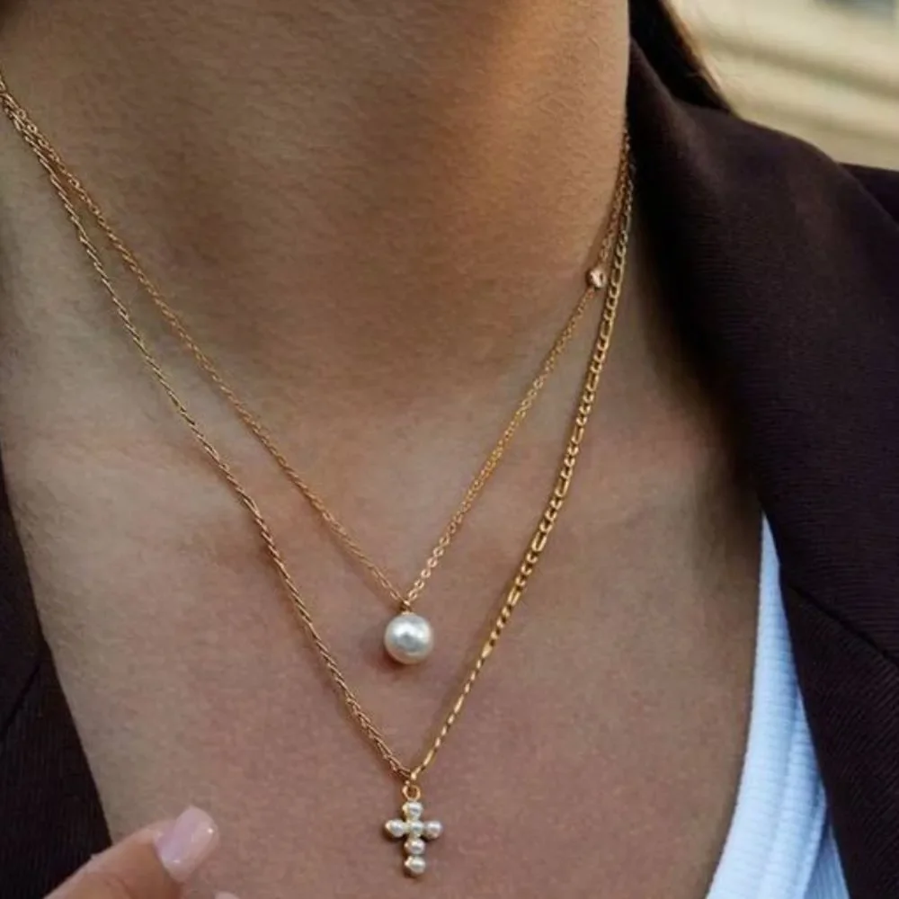 Gold and Pearl Necklace Q612 - Picture 2 of 6